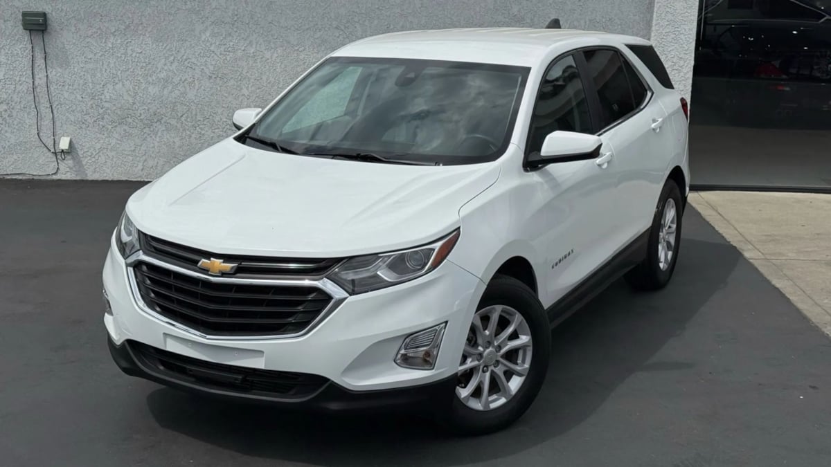 2021 Chevrolet Equinox LT photo 3