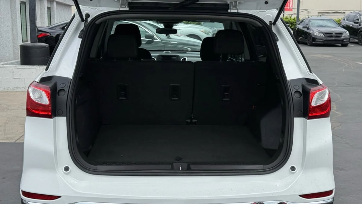 2021 Chevrolet Equinox LT photo 31