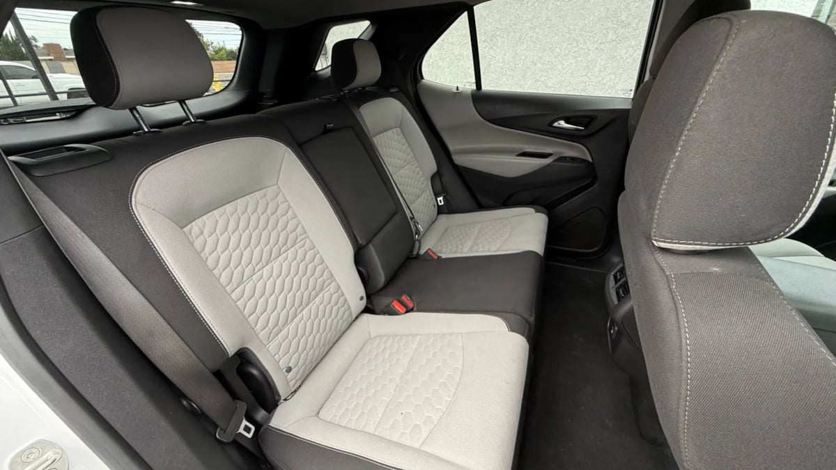 2021 Chevrolet Equinox LT photo 38