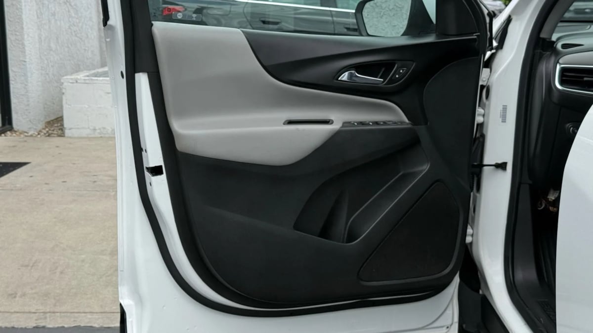 2021 Chevrolet Equinox LT photo 47