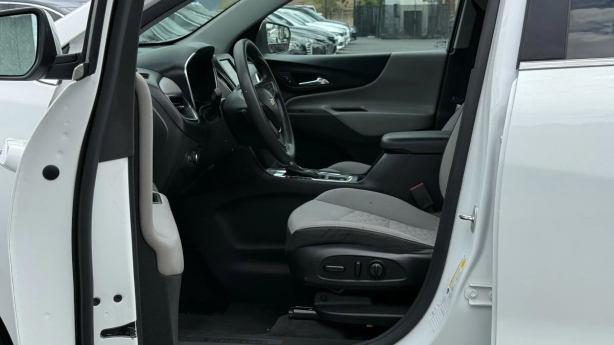 2021 Chevrolet Equinox LT photo 50