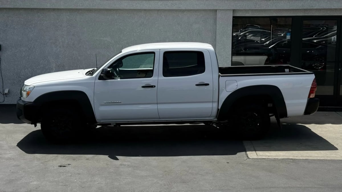 2014 Toyota Tacoma photo 3