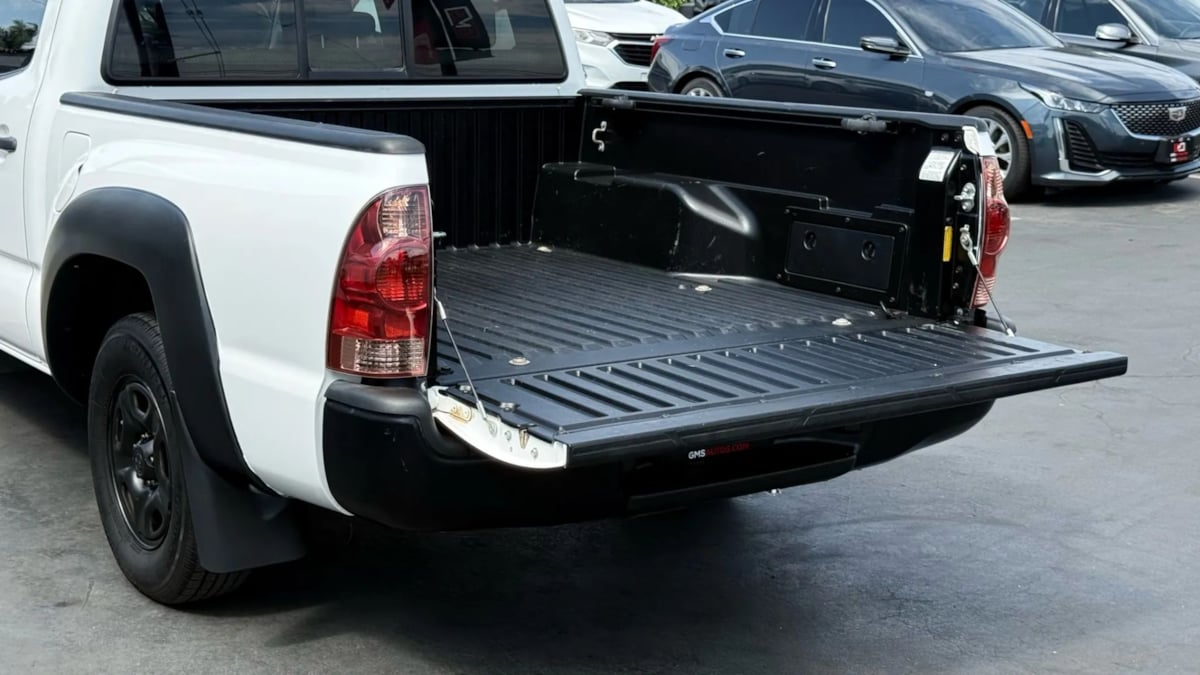 2014 Toyota Tacoma photo 27