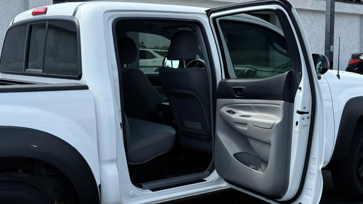 2014 Toyota Tacoma photo 34