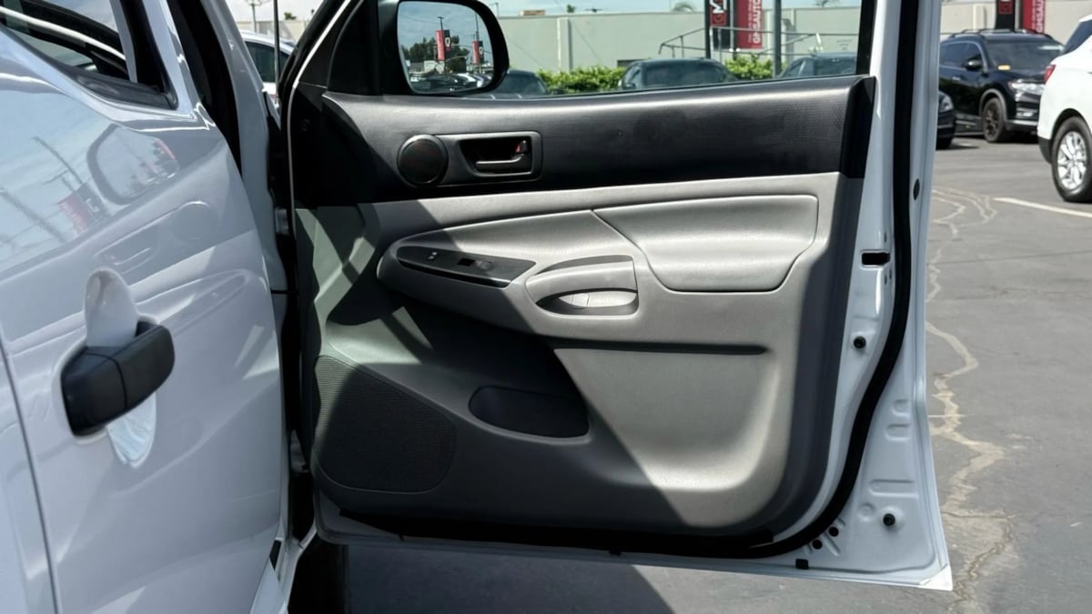 2014 Toyota Tacoma photo 42