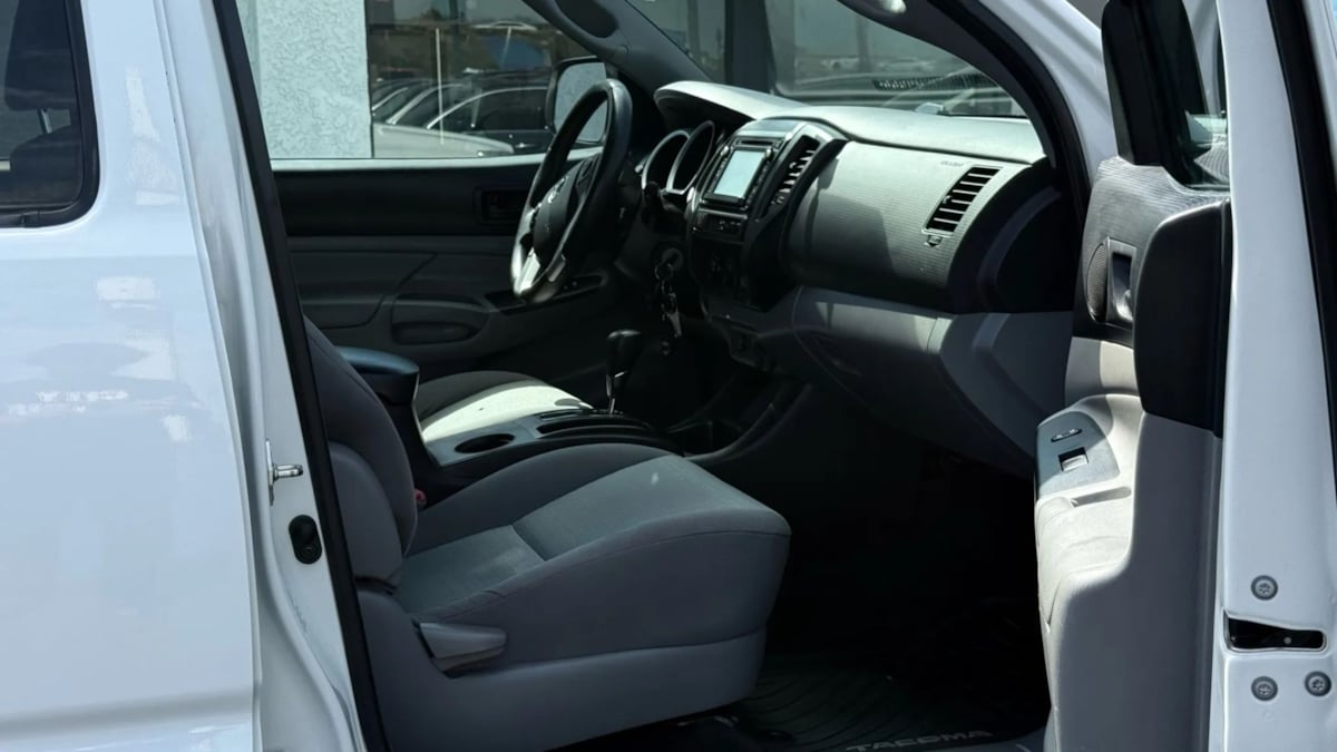 2014 Toyota Tacoma photo 45
