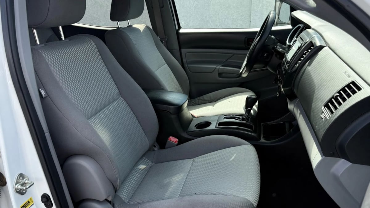 2014 Toyota Tacoma photo 46