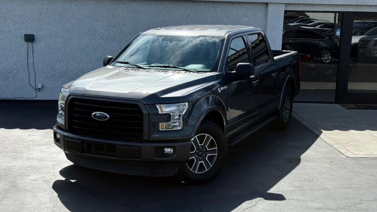 2015 Ford F-150 XLT photo 3