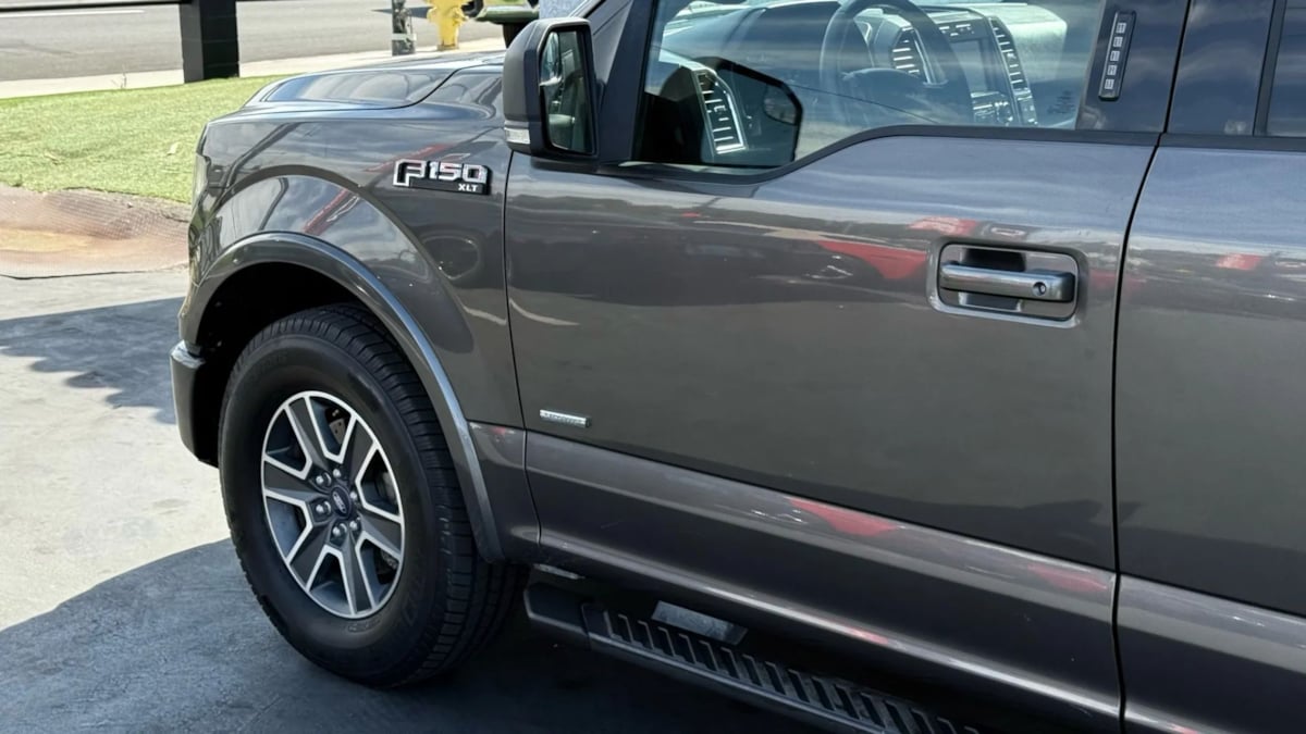 2015 Ford F-150 XLT photo 9