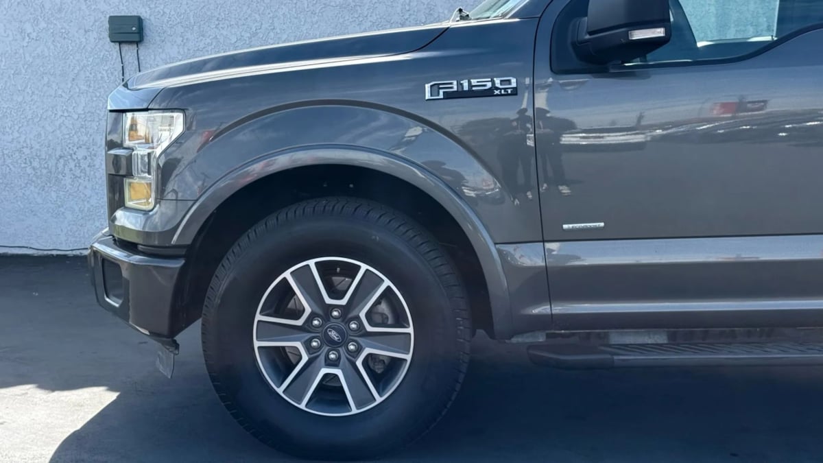 2015 Ford F-150 XLT photo 10