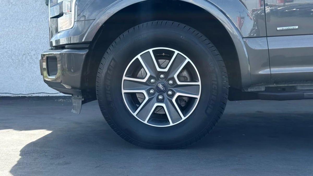 2015 Ford F-150 XLT photo 11