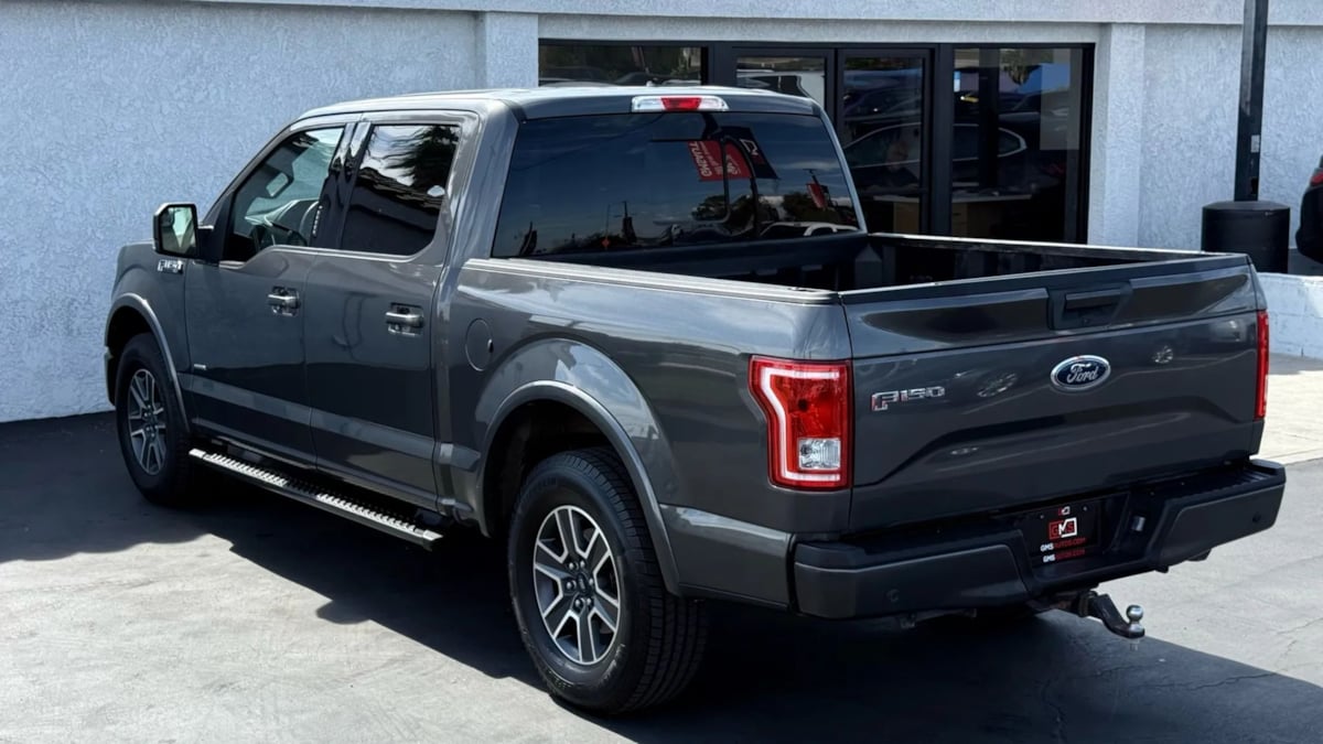 2015 Ford F-150 XLT photo 16