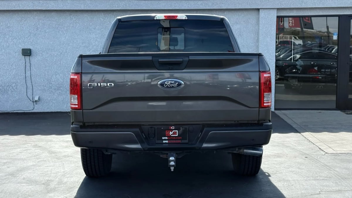 2015 Ford F-150 XLT photo 17