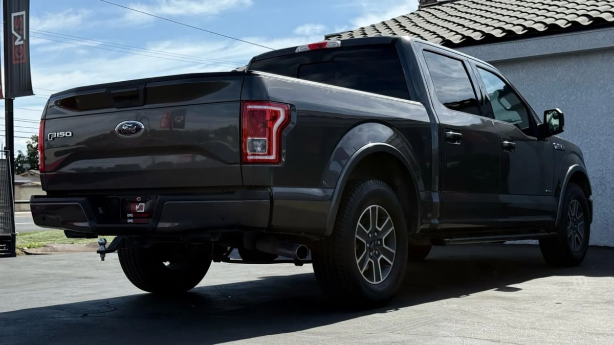 2015 Ford F-150 XLT photo 21