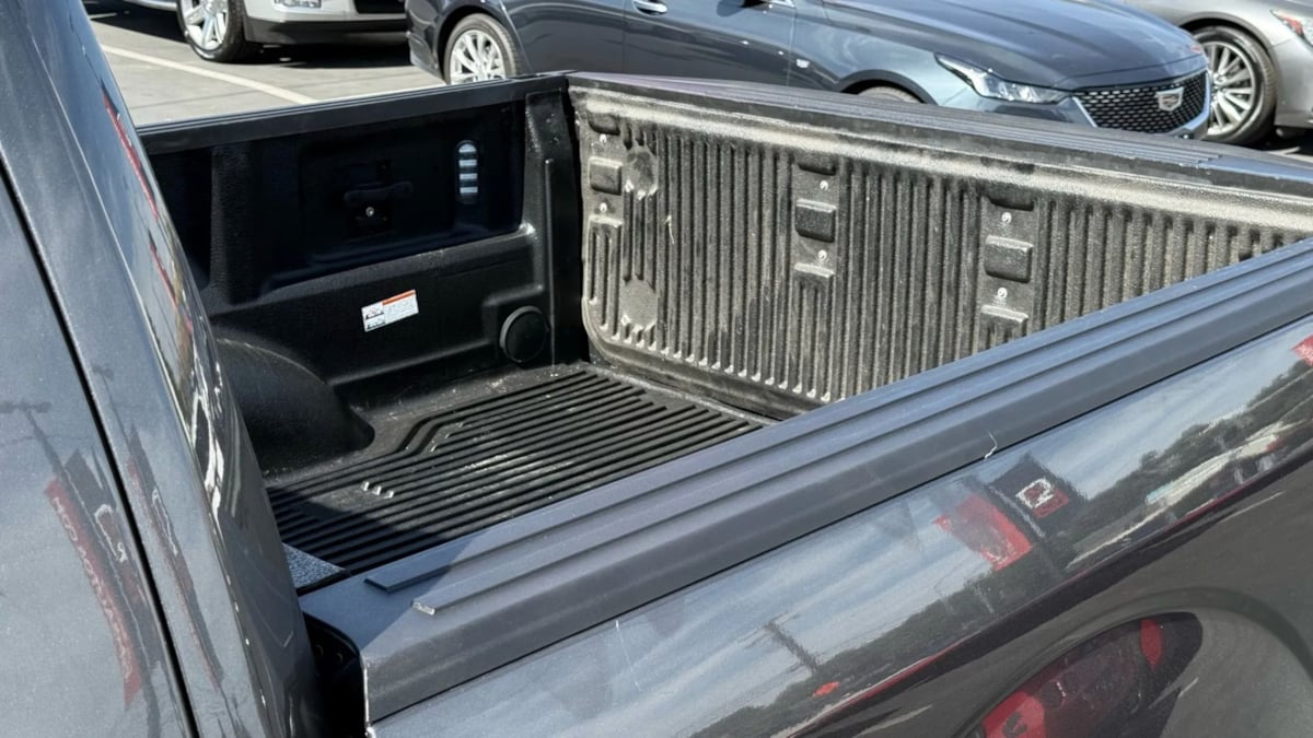 2015 Ford F-150 XLT photo 25