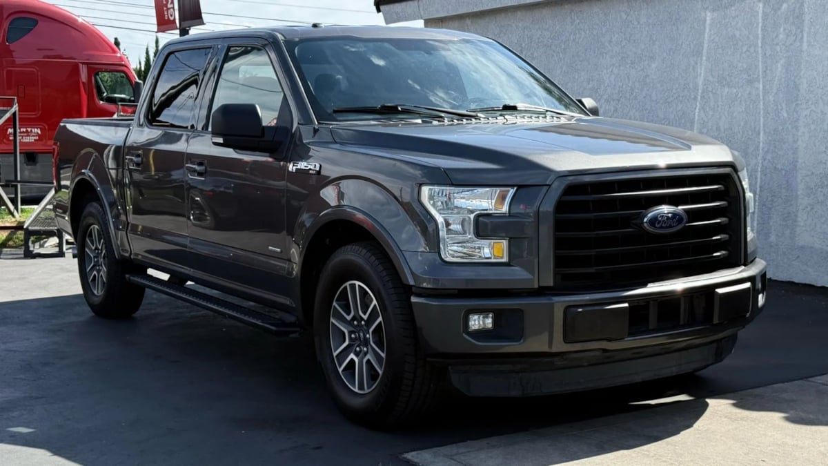 2015 Ford F-150 XLT photo 31