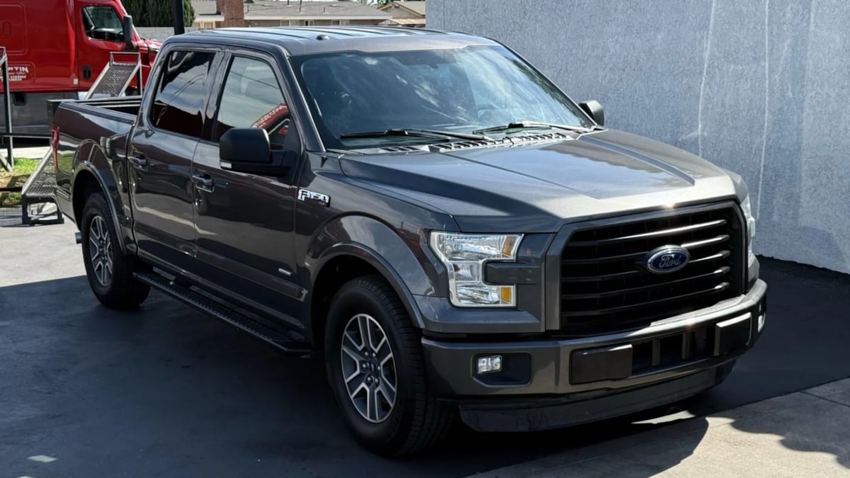 2015 Ford F-150 XLT photo 33