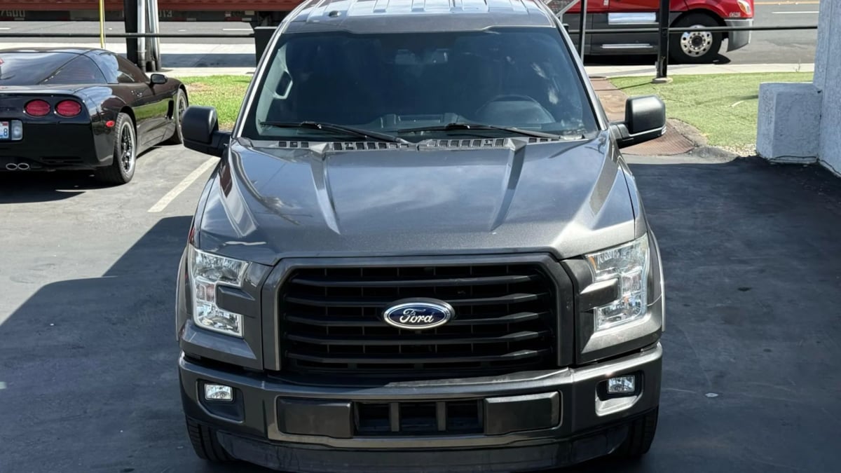 2015 Ford F-150 XLT photo 35