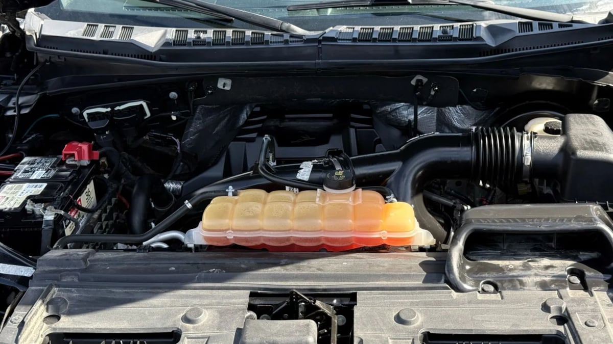 2015 Ford F-150 XLT photo 37