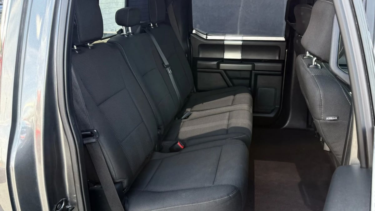 2015 Ford F-150 XLT photo 42