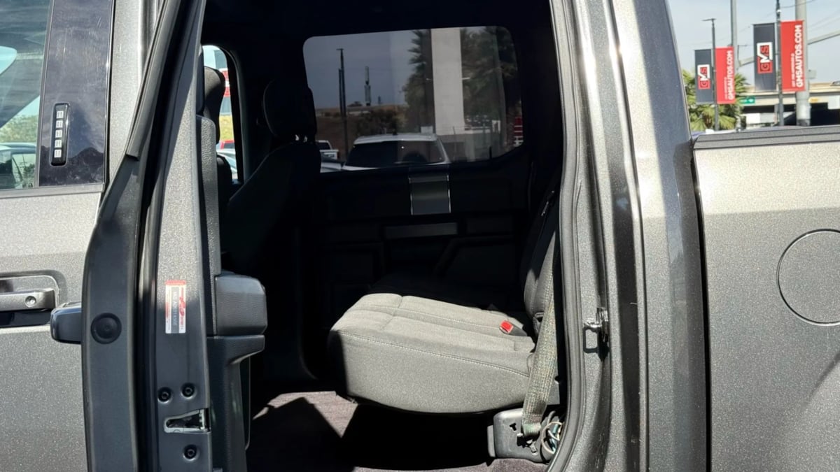 2015 Ford F-150 XLT photo 47