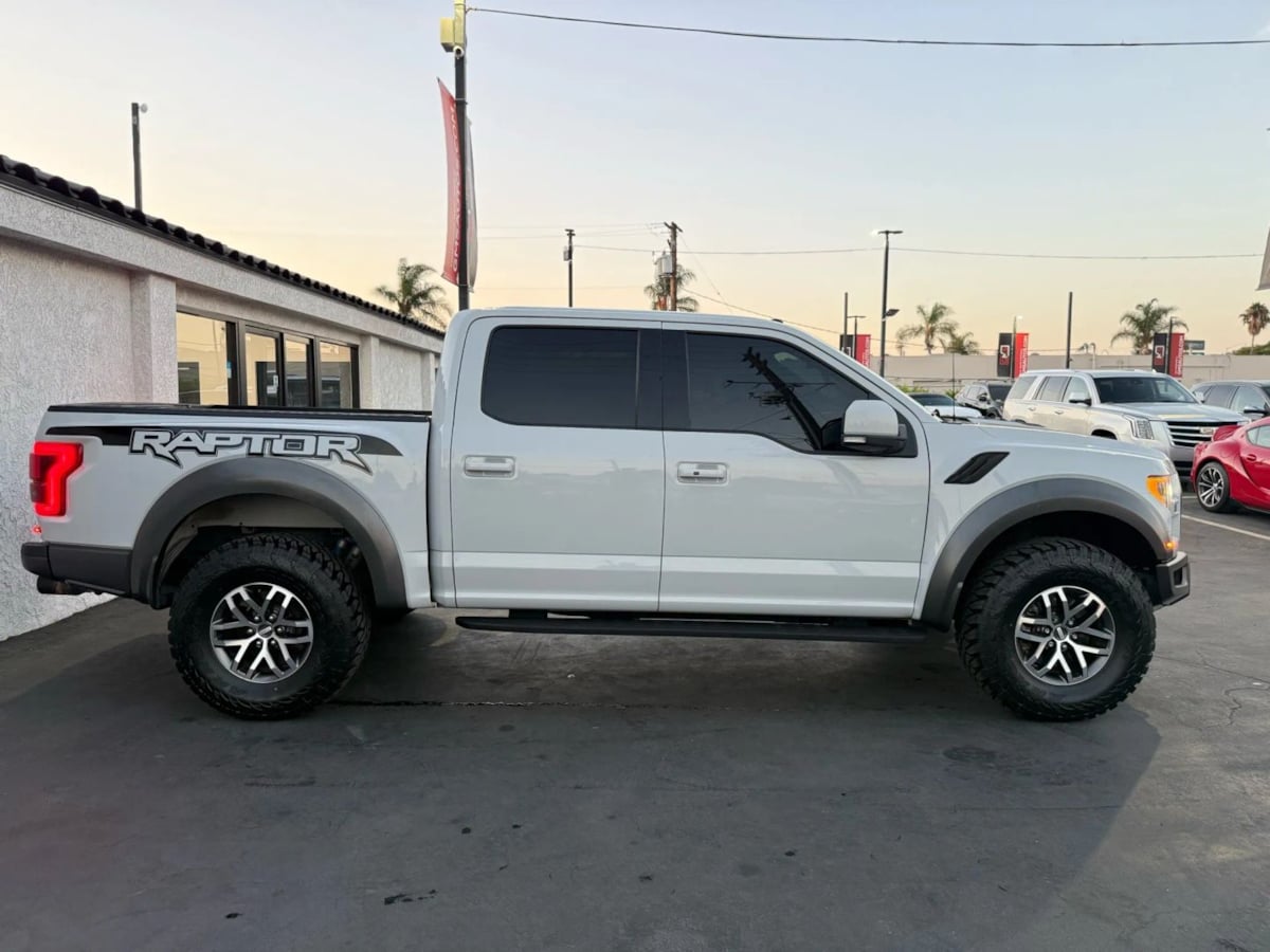 2017 Ford F-150 Raptor photo 8