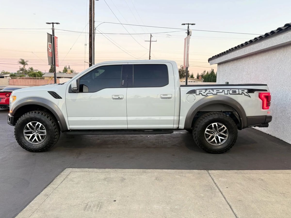 2017 Ford F-150 Raptor photo 9