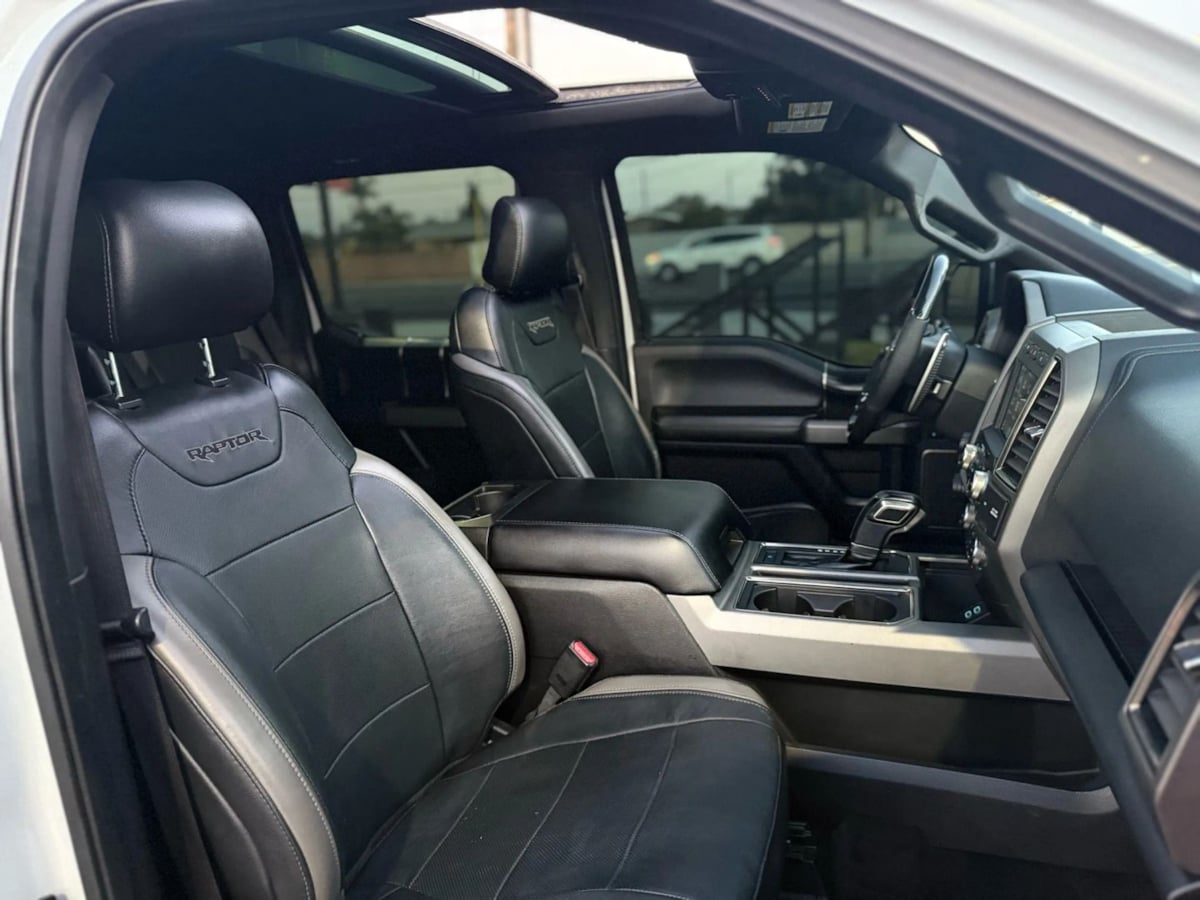 2017 Ford F-150 Raptor photo 18