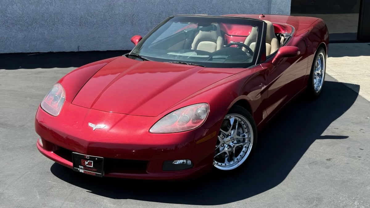 2005 Chevrolet Corvette photo 3