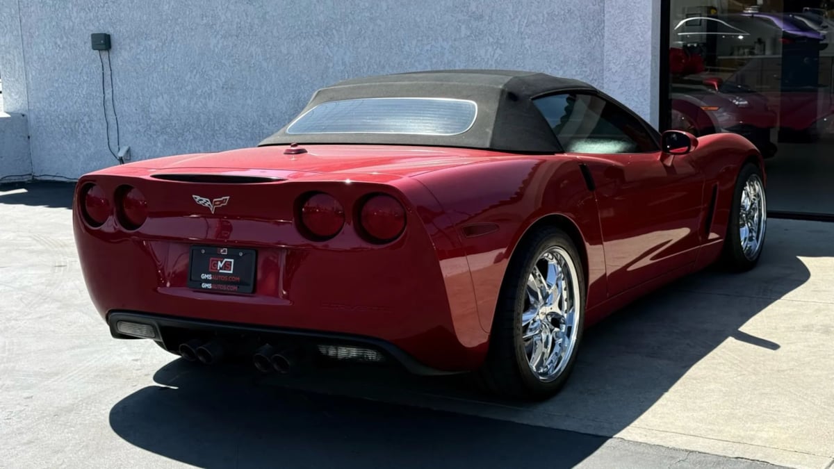 2005 Chevrolet Corvette photo 12