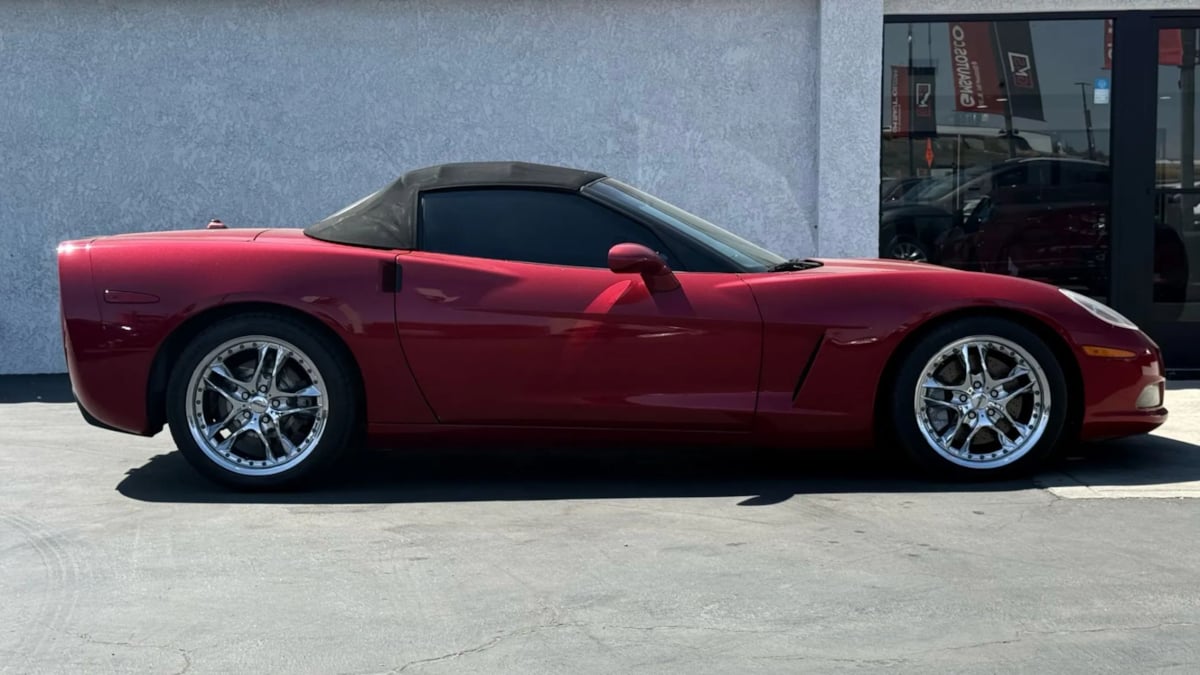 2005 Chevrolet Corvette photo 16