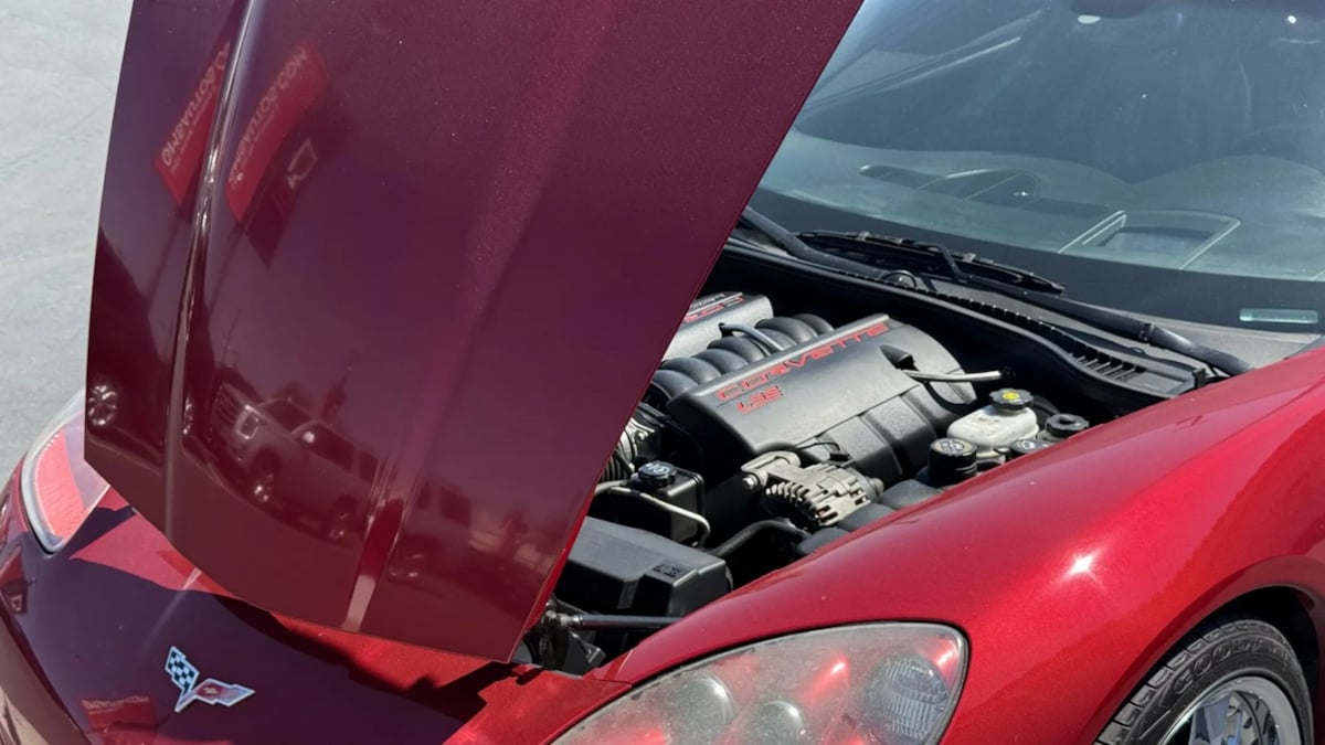 2005 Chevrolet Corvette photo 25