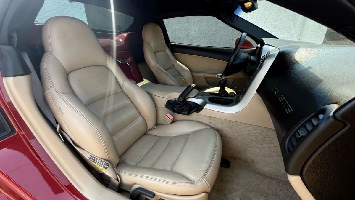 2005 Chevrolet Corvette photo 31