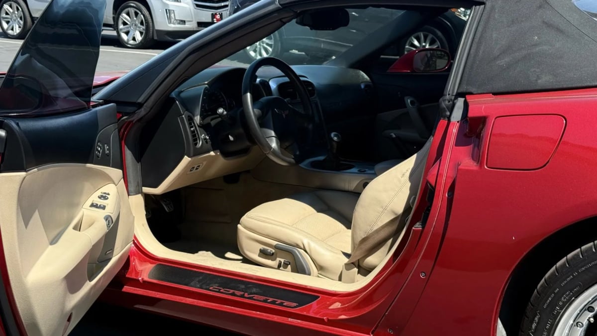 2005 Chevrolet Corvette photo 35