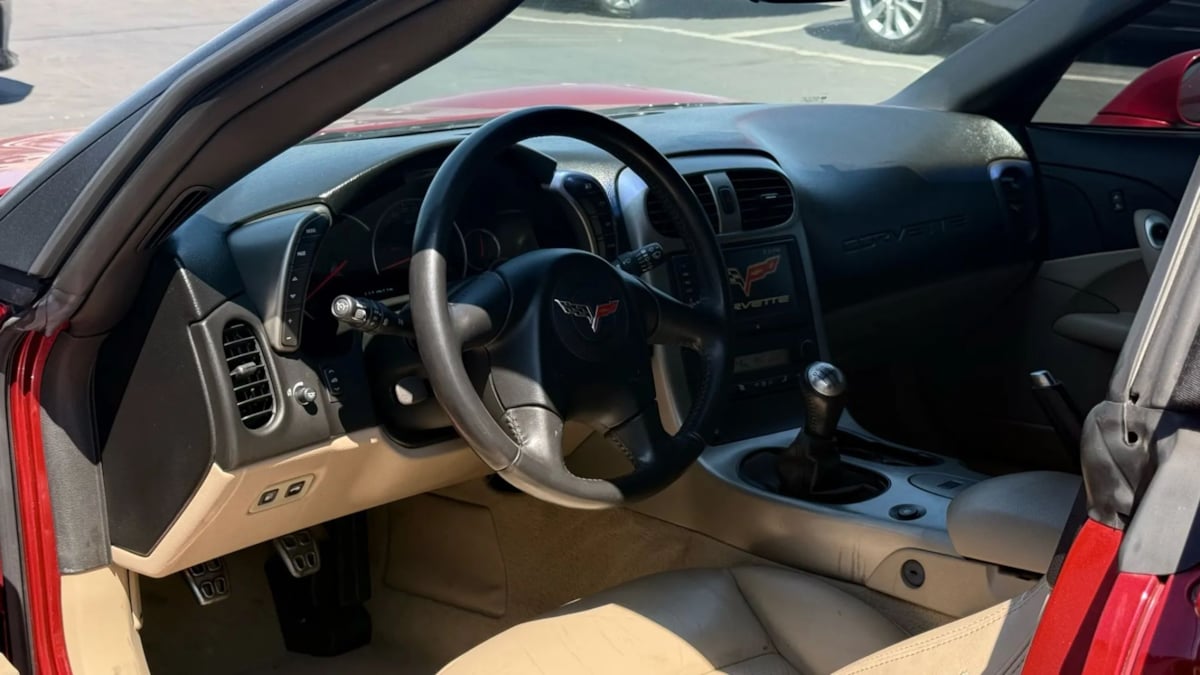 2005 Chevrolet Corvette photo 39