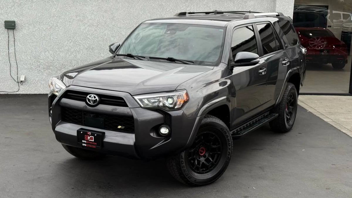 2022 Toyota 4Runner SR5 Premium photo 3