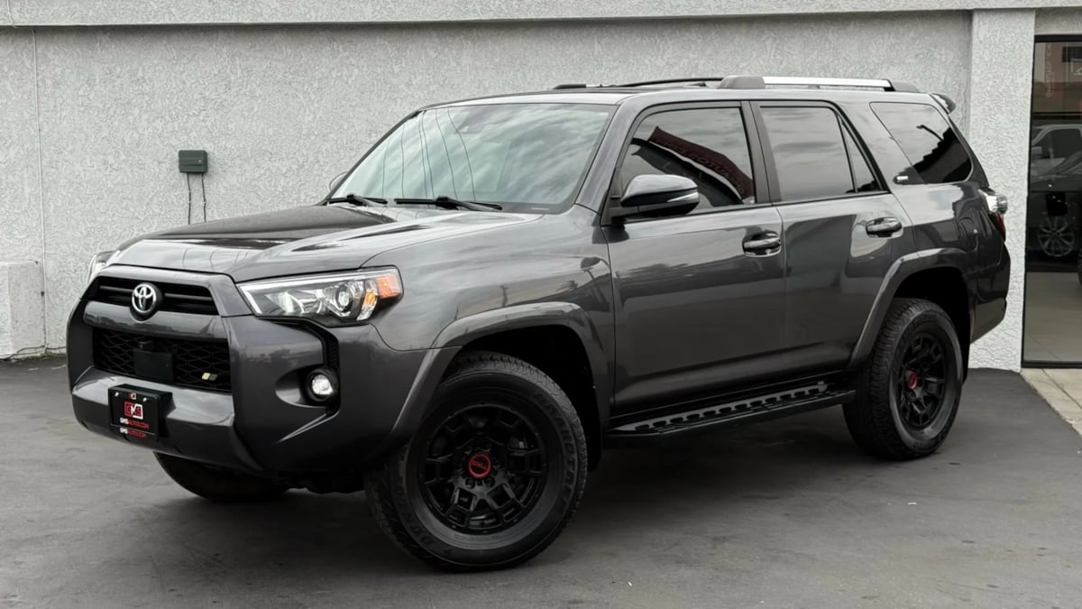 2022 Toyota 4Runner SR5 Premium photo 4