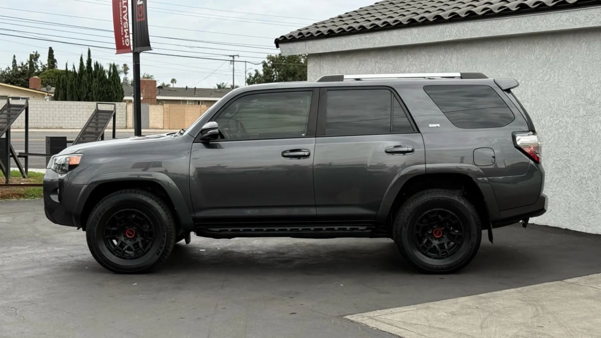 2022 Toyota 4Runner SR5 Premium photo 5