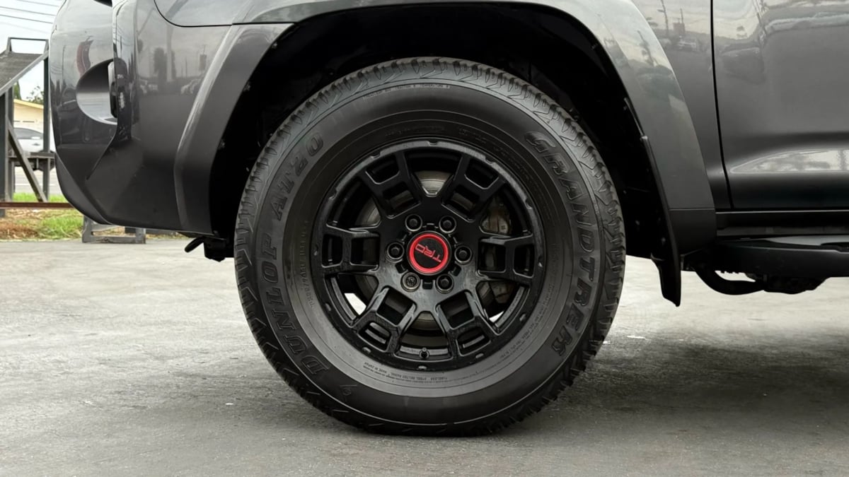 2022 Toyota 4Runner SR5 Premium photo 9
