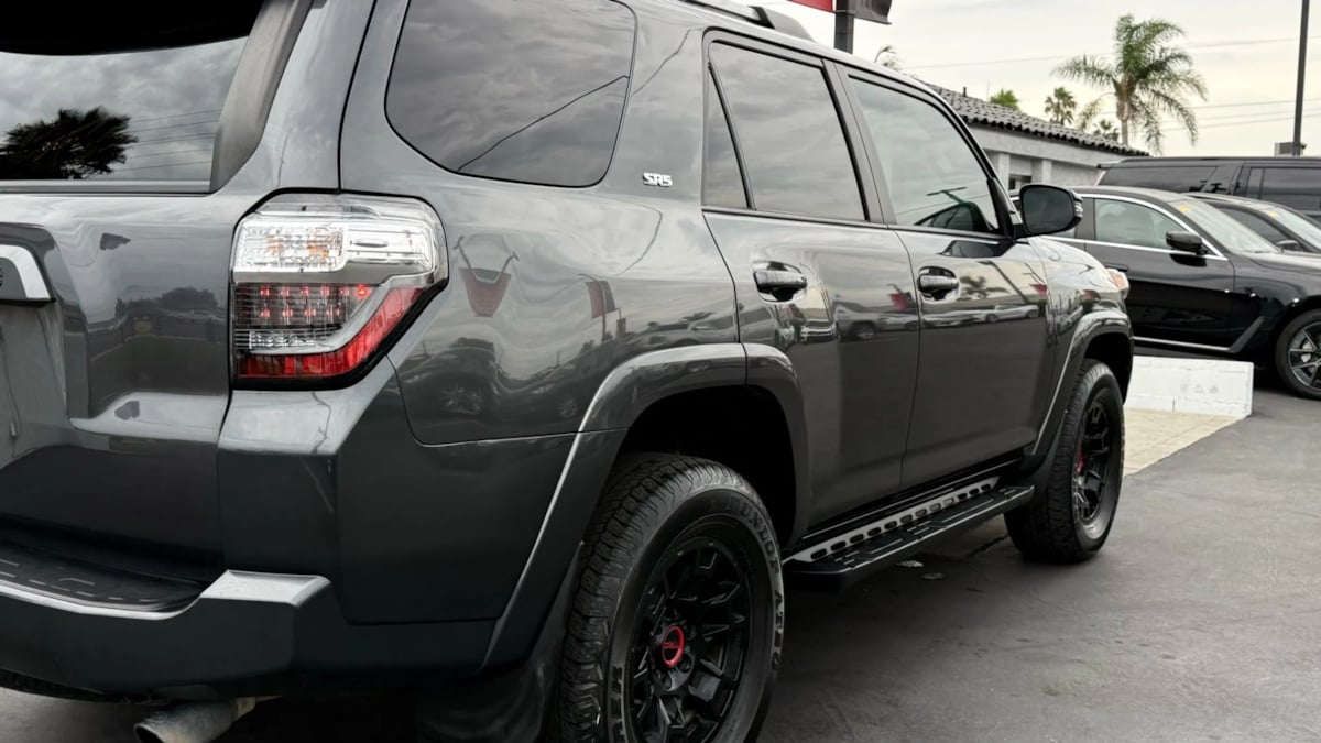 2022 Toyota 4Runner SR5 Premium photo 17