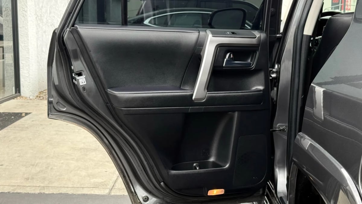 2022 Toyota 4Runner SR5 Premium photo 30