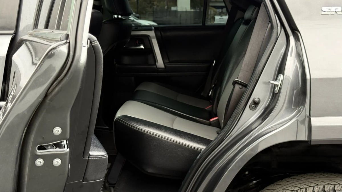 2022 Toyota 4Runner SR5 Premium photo 33