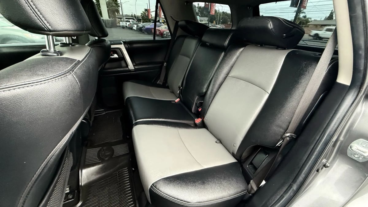 2022 Toyota 4Runner SR5 Premium photo 34