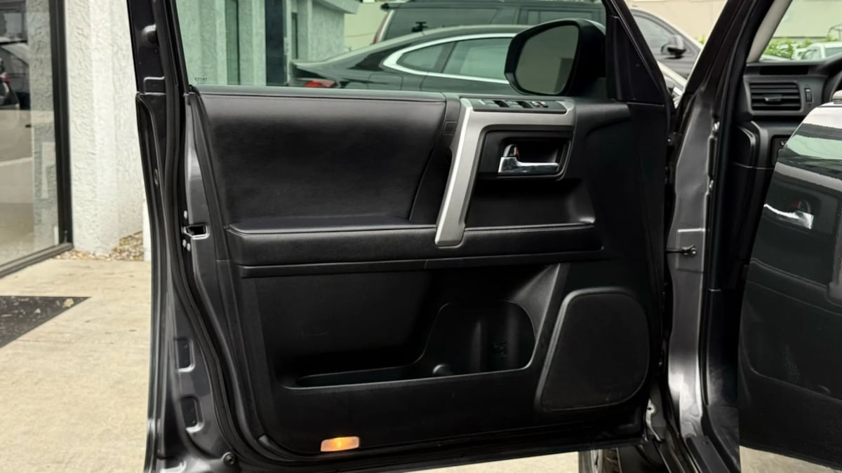 2022 Toyota 4Runner SR5 Premium photo 43