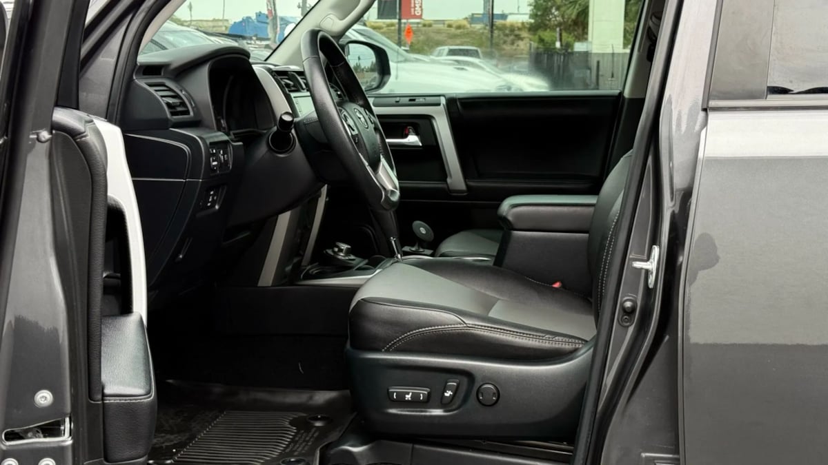 2022 Toyota 4Runner SR5 Premium photo 46