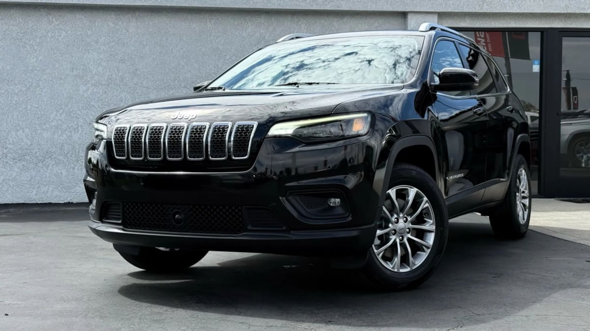 2021 Jeep Cherokee Latitude photo 2