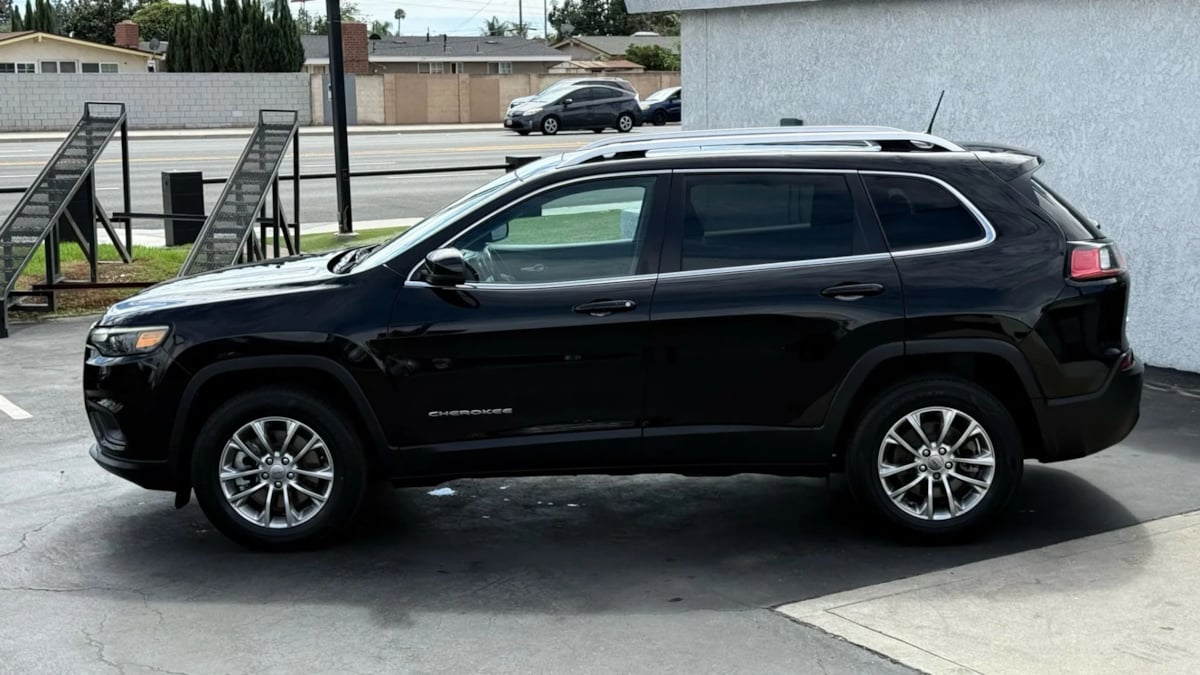 2021 Jeep Cherokee Latitude photo 6