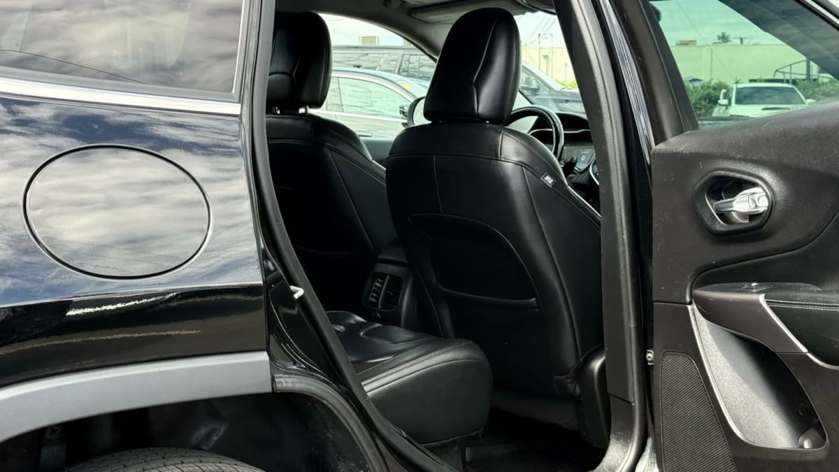 2021 Jeep Cherokee Latitude photo 22