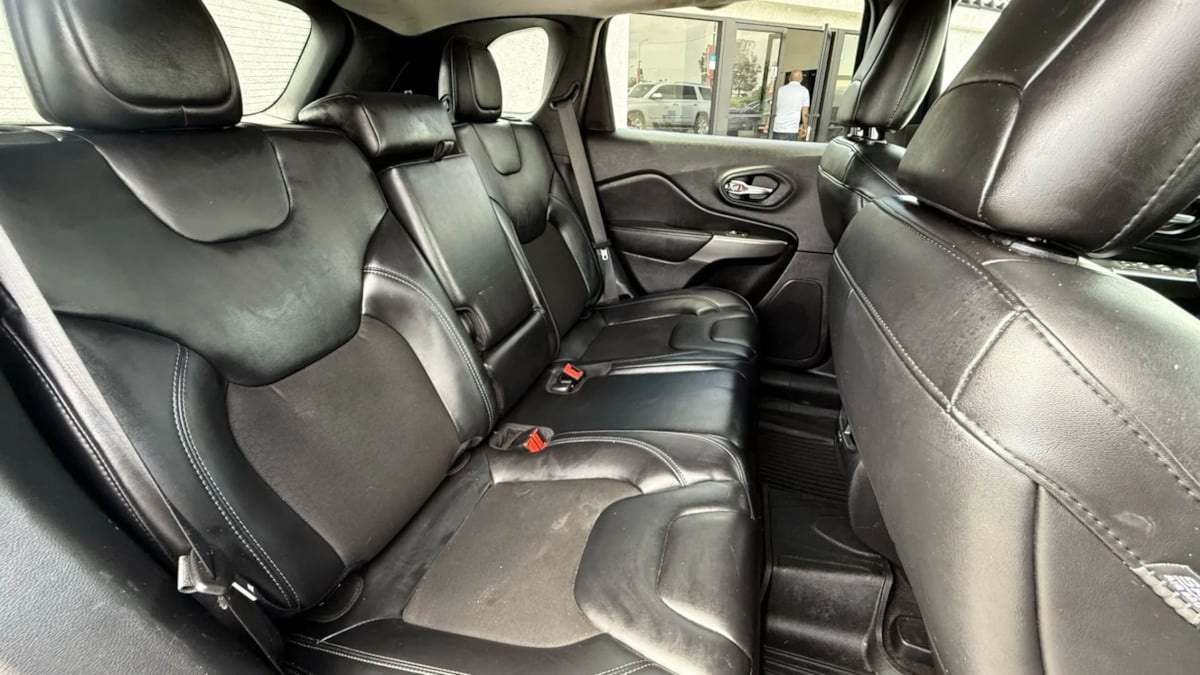 2021 Jeep Cherokee Latitude photo 24