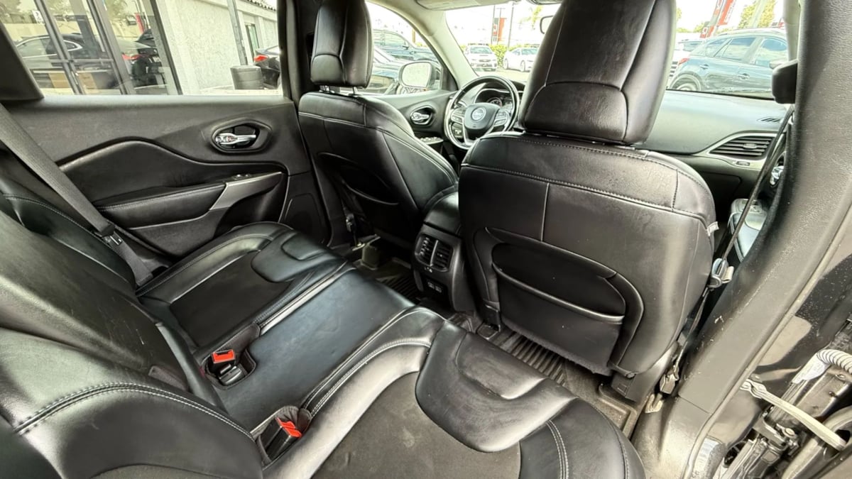 2021 Jeep Cherokee Latitude photo 25